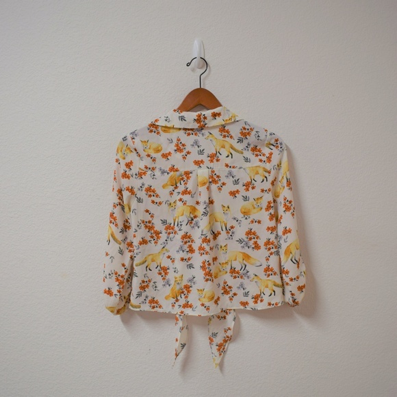 Lily White Fox Print Crop Top - Picture 2 of 3